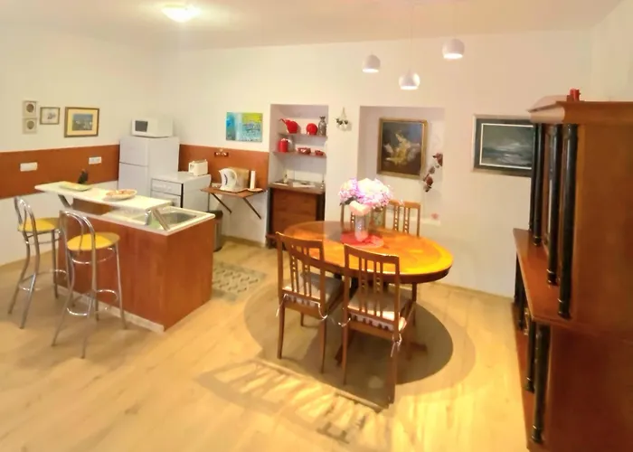 Apartment Lara