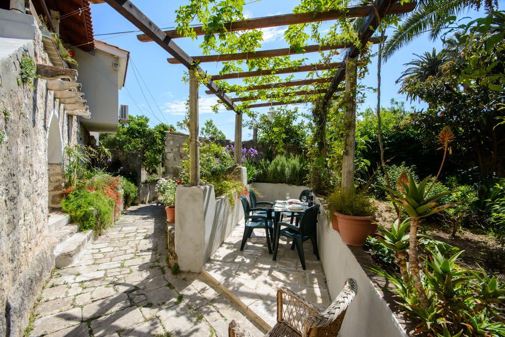 Apartament Lara